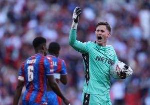 曼晚：切尔西曾4000万镑求购迪恩-亨德森，曼联最终卖了2000万镑