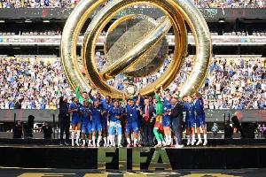 新华社：中国足球，离新版世俱杯有多远？