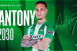 马卡：安东尼曾接近加盟利雅得胜利，C罗及身边人也看好他加盟