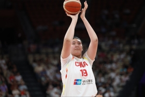 媒体人：杨舒予还有提升空间 张子宇身高优势明显但防守面积过小