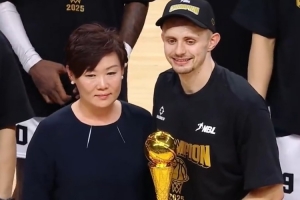 香港金牛3比1长沙电信勇胜完成两连冠 球队外援厄特尔当选FMVP