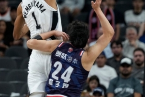 表现不理想！管子煜6中2&三分4中1得6分 出现4次失误&正负值-26