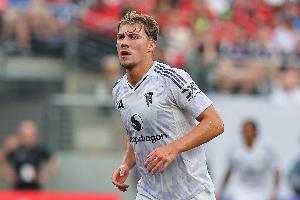 好友：霍伊伦加盟曼联时或许还太年轻，他们一家对曼联从未有怨恨