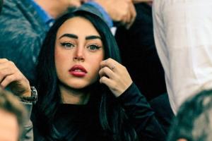 心系男友❤️‍亚马尔本场比赛伤愈复出，其女友在看台上观战