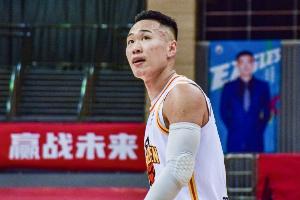 贺希宁：我们自己准备好 无论是金牌还是什么 它自然会到手里的