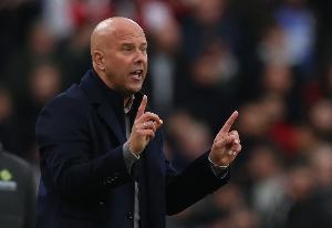 状态低迷！利物浦最多领先曼联8分，如今只领先曼联2分