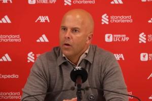 斯洛特：曼联有这么多高水平球员却踢长传 我们依然创造很多机会