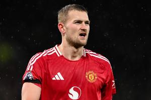 德里赫特：我们知道利物浦有弱点，那就是他们的边后卫