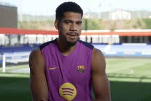 阿劳霍：亚马尔是世界最出色的球员之一，同时承受着巨大的压力