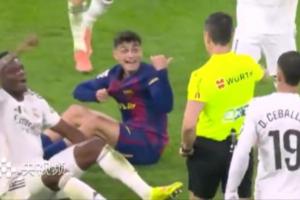 佩德里过掉卡马文加后趟大放铲染第2黄 投诉卡马文加拉他球衣