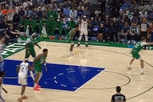 听说你是状元？切特外线单挑弗拉格 转身上下步点飞防守投篮命中