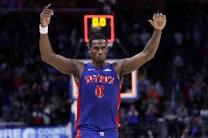 打成奥尼尔了！杜伦14中11超高效砍下30分11板3断