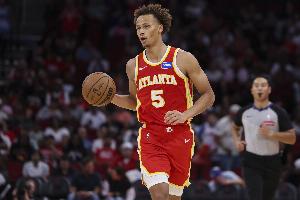 盗圣！丹尼尔斯连续61场送出抢断 追平老里并列老鹰队史第一