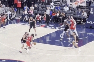 8-0打停太阳！哈登连送3助攻 助比尔飚进2三分+祖巴茨篮下抛进