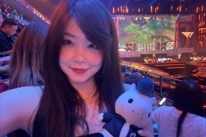 玩挺大呀！mayumi更博晒照：妈来了！