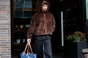 【今日NBA球员穿搭】申京豹纹外套 科塔骚粉上衣 迪文一身高级灰