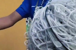 太逗了！世俱杯切尔西夺冠，后卫阿达拉比奥尤把整个球网拆走