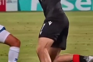 吸在脚上！K77这后拉球过人真不是AI视频吗