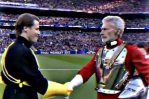 拜仁vs多特！最经典的欧冠决赛开场