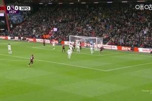 惊呆队友+对手！塔弗尼尔角球直接攻破森林队大门